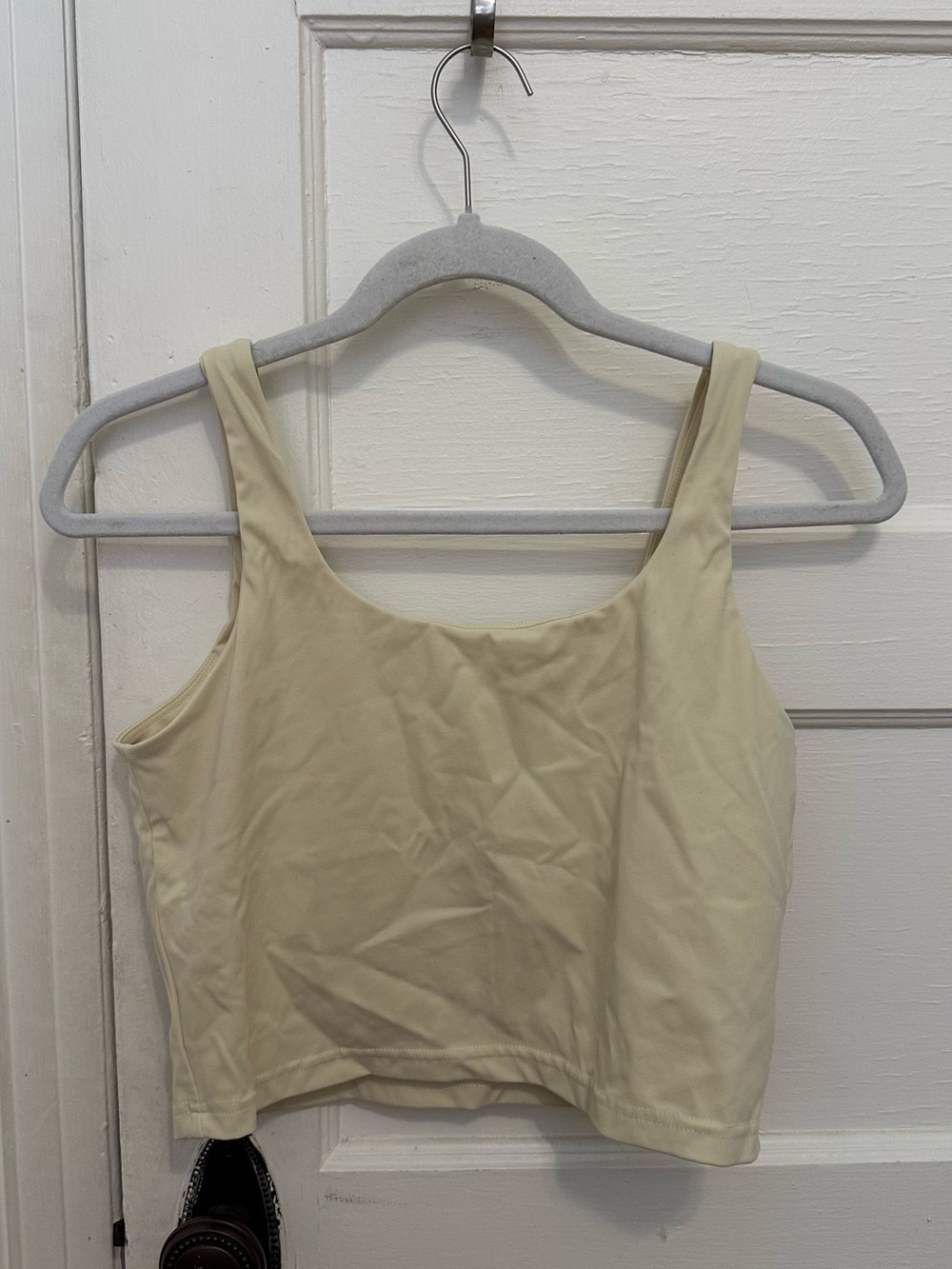 Daily Drills Go! Butter yellow cropped top